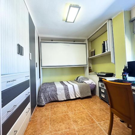 Valencia Avenida Del Puerto Private Rooms Eksteriør bilde